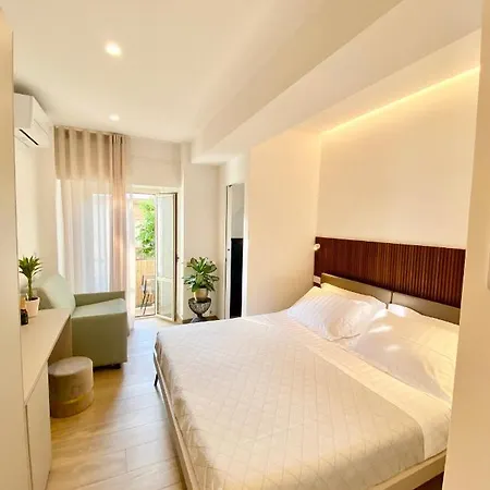 Couette-café Casa Degli Dei -luxury Rooms- *