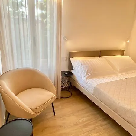 Couette-café Casa Degli Dei -luxury Rooms- *